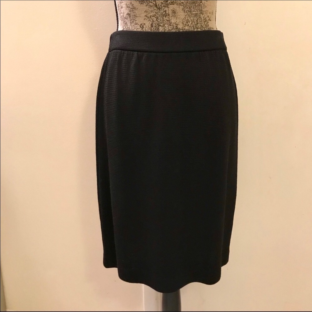 ✨EUC St. John Knit Pencil Skirt